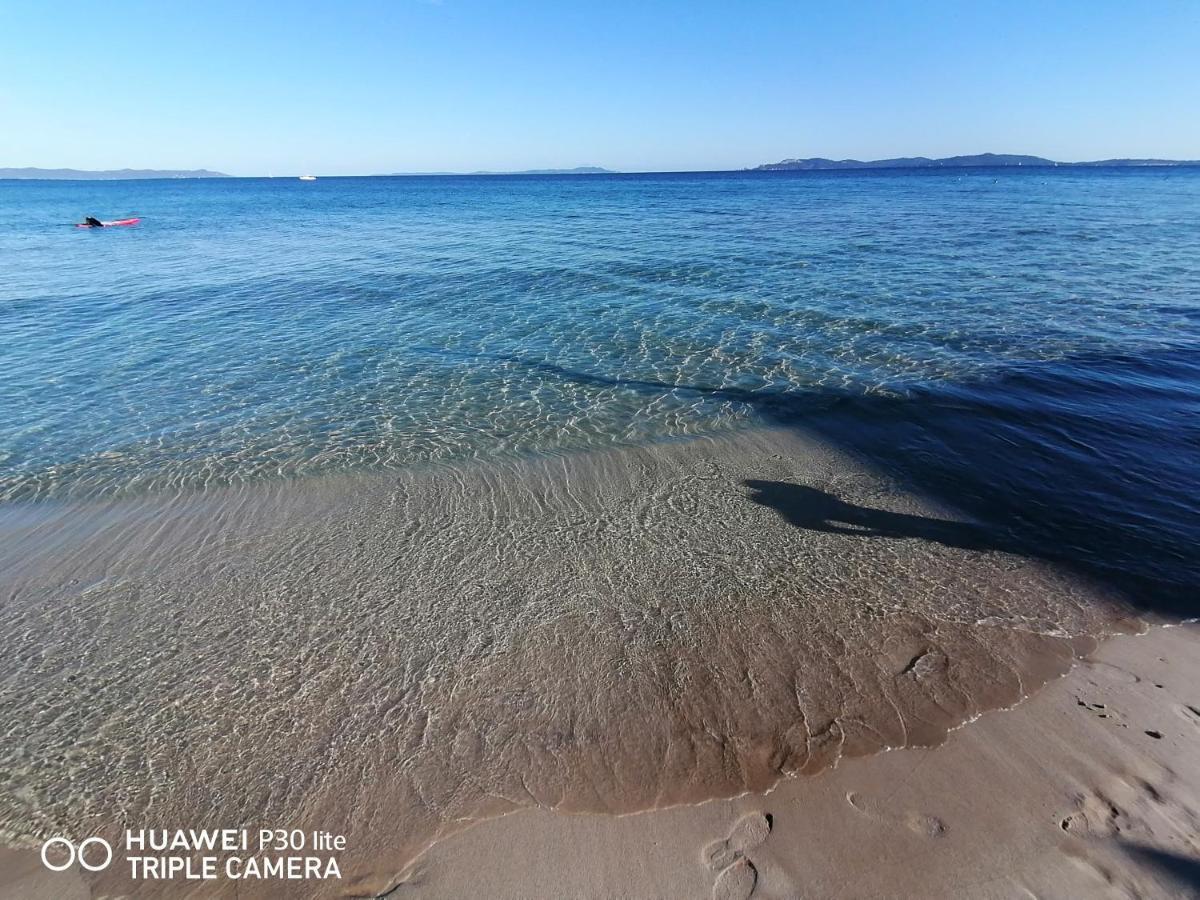 Beautiful Renovated Studio With View- Old Hyeres Bagian luar foto